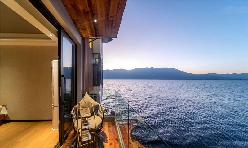 躺在古城懷里 ·聆聽(tīng)蒼山洱海--又見(jiàn)·青石