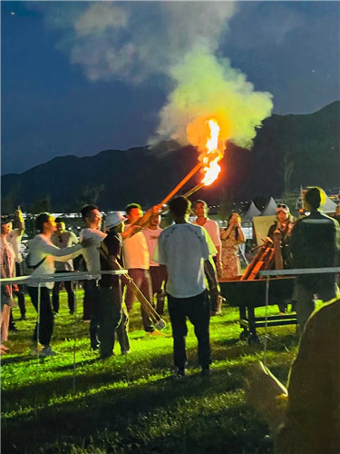 大理企業(yè)會議會展拓展訓練篝火晚會