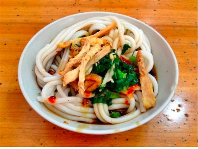 大理特色美食推薦：你確定不來(lái)一碗“再回首”涼雞米線(xiàn)？！