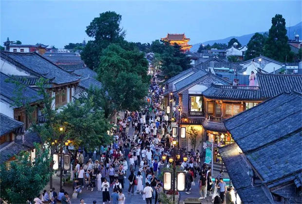 文旅周刊丨大理一村落擬入選中國(guó)美麗休閑鄉(xiāng)村、暑期大理旅游“熱”力十足