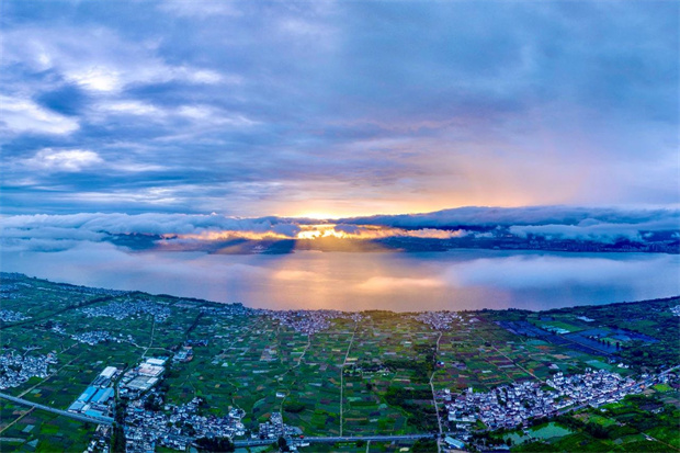 云南旅游,云南旅行社,云南團建公司,云南策劃公司,云南會議會展,云南策劃執(zhí)行,大理旅游,大理旅行社,大理團建公司,大理策劃公司,大理會議會展：來大理，快樂過夏天！